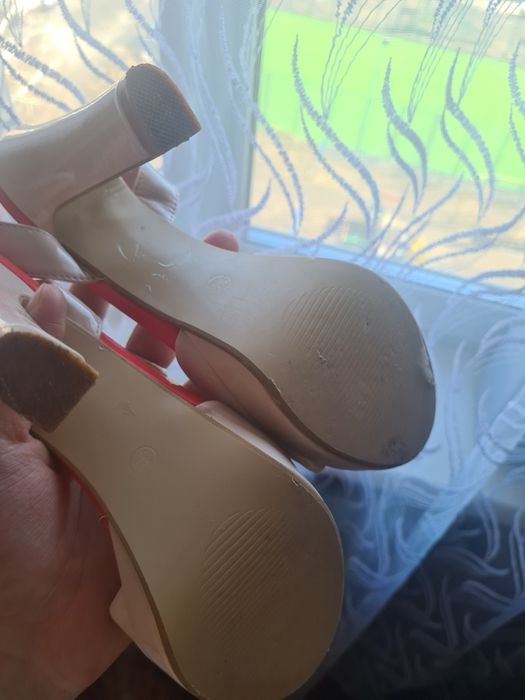 Продам туфли женские