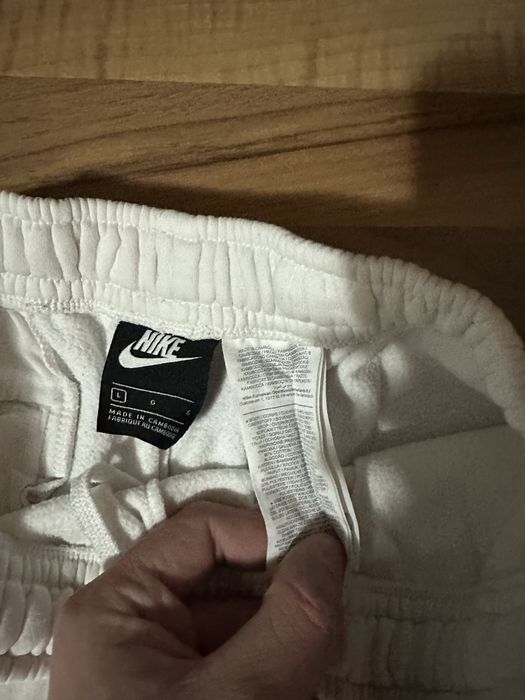 Vand Pantaloni Scurti Nike