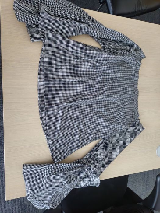 Bluza in carouri cu maneci evantai