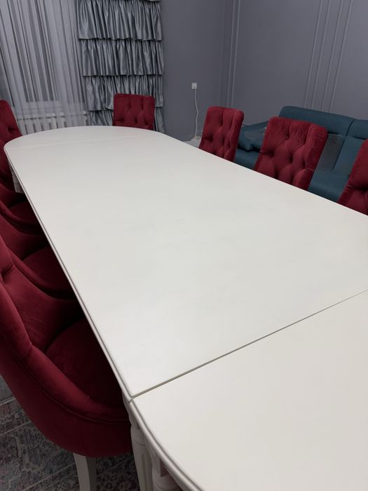 Стол со сиульями