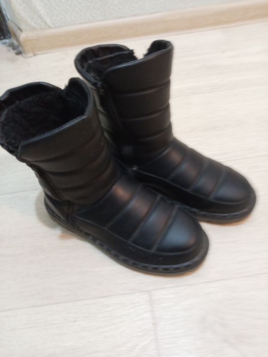 Зимние женские сапоги