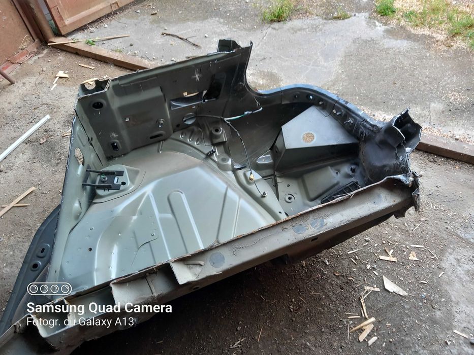 Vand aripa spate Renault Fluence
