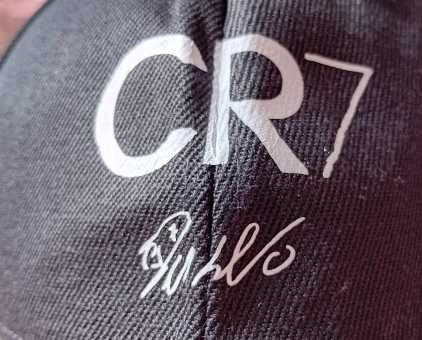 Чисто нова оригинална шапка на Роналдо с автограф