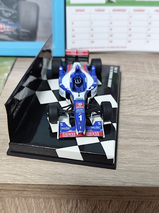 1/43 Minichamps модел