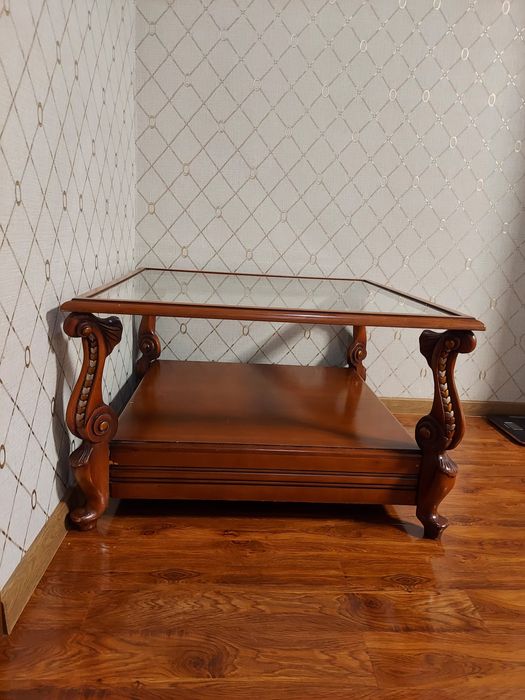 Продам стол, настоящее дерево