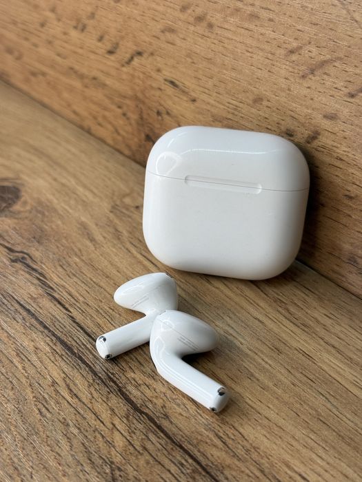 Наушники AirPods 4
