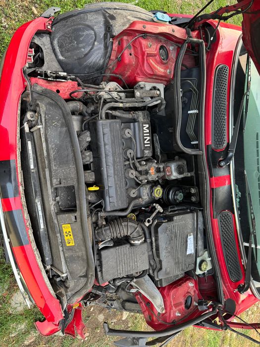 Dezmembrez sau vând întreagă Mini One 1.6 benzină.
