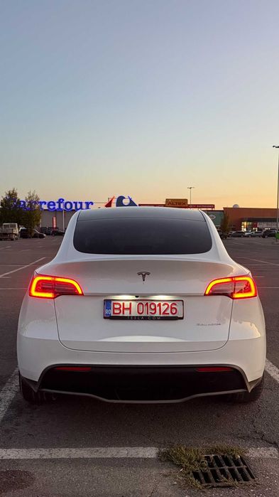TESLA Model Y 2023 — imagine 5