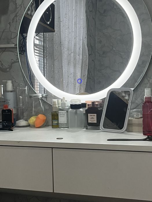 Навесной Туалетный столик с зеркалом