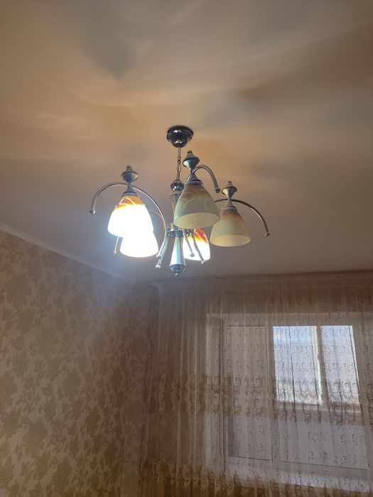 Люстра сатылады .