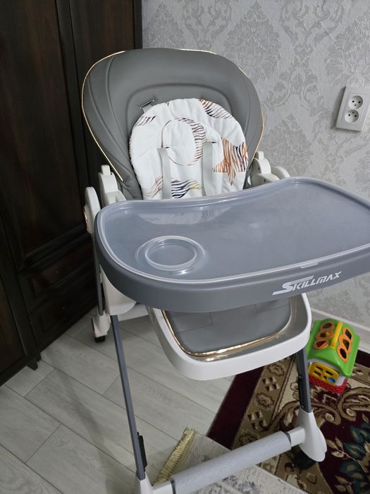 Функциональный стульчик для кормления (есть подарок)