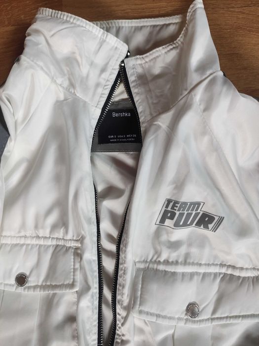 Geacă Bershka pentru adolescente