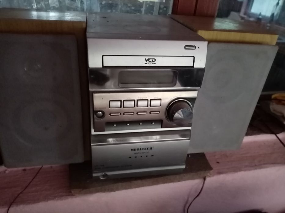 Vind combină muzicala cu sidi și telecomanda