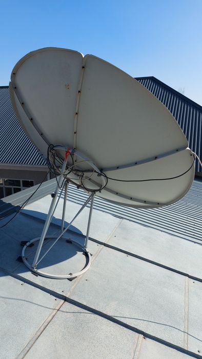 Спутниковая тарелка