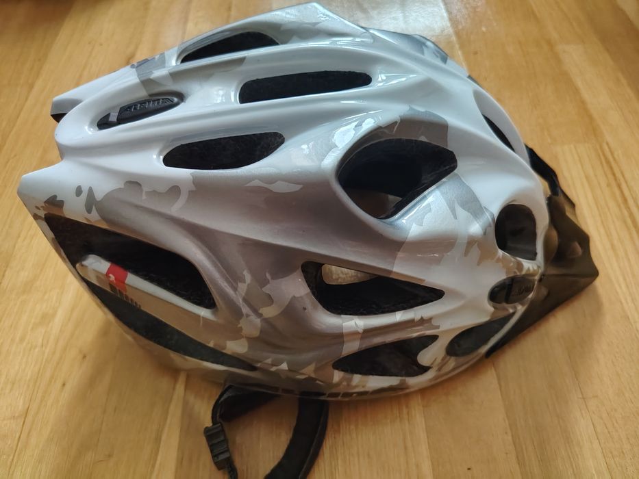 Casca Ciclism Alpina