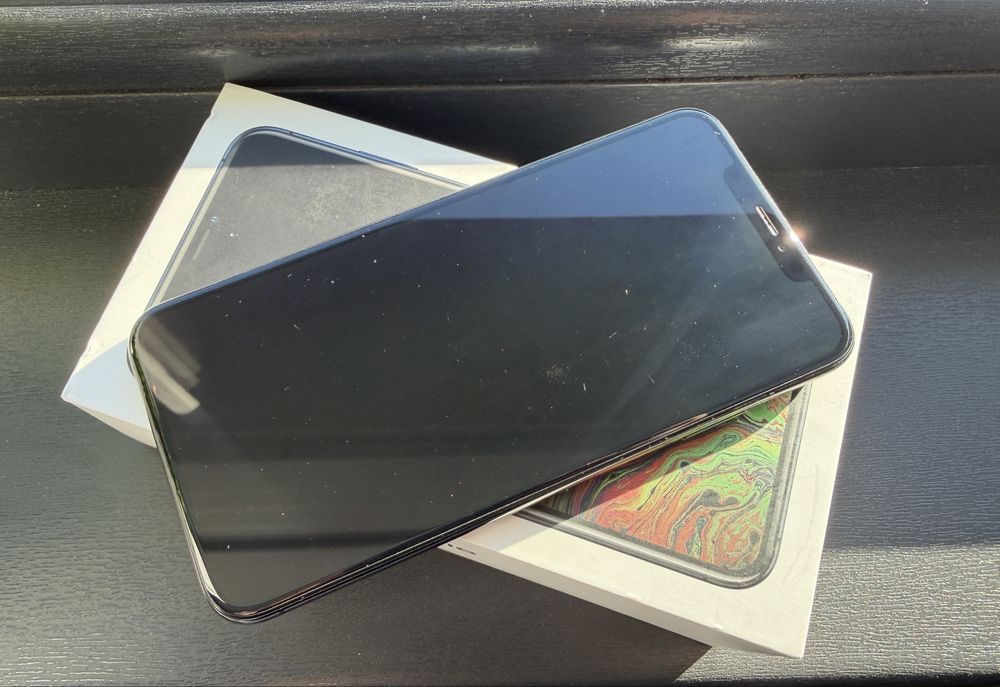 iPhone XS Max | 64 GB | Black | Neverlocked
