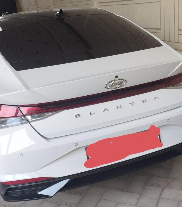 HYUNDAI ELANTRA продаётся своя.