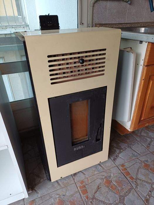 Пелетна камина Burnit 10kW + подарък пелети