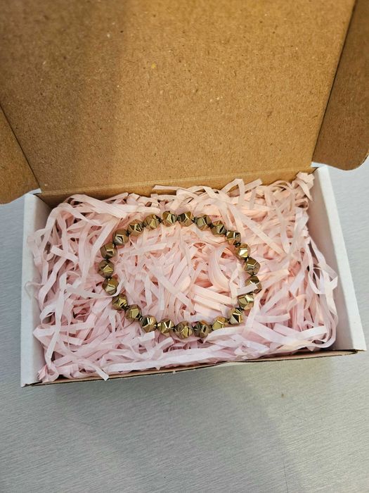 Гривна от естествен пирит