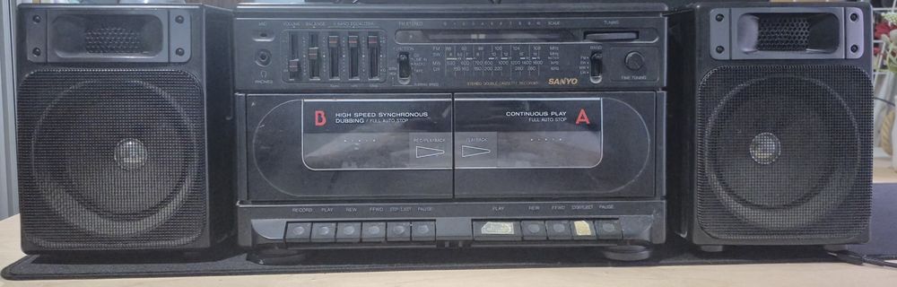 Radiocasetofon Sanyo
