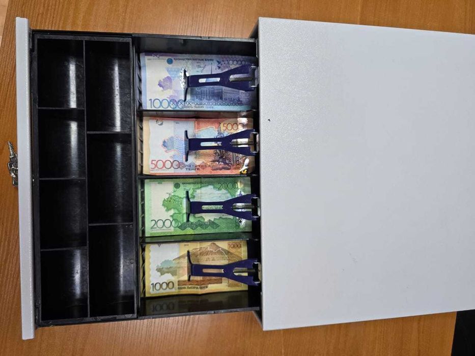 Кассовый ящик касса