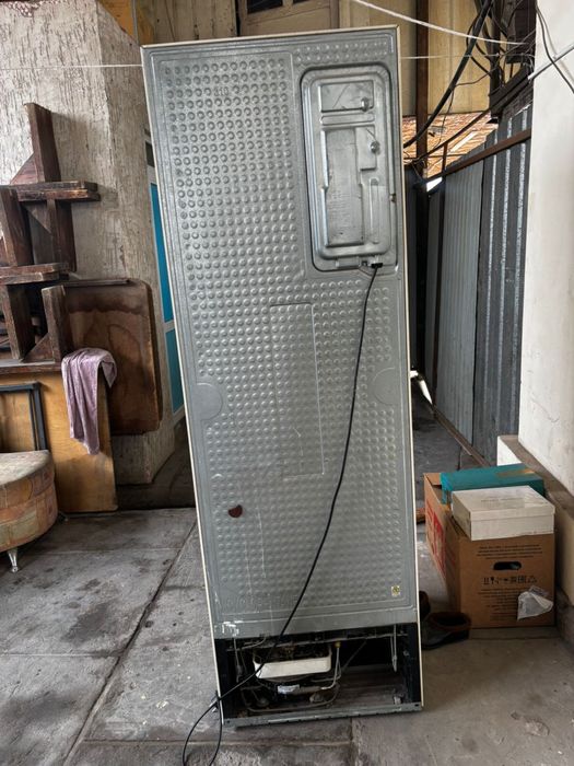 Холодильник срочно продам