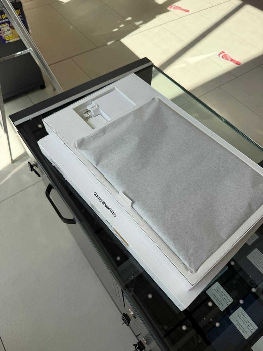 Galaxy Book4 Ultra | Intel Core 9 185H | 16.0 wqxga - ar Amoled Touch | 32 GB | SSD 1T | Rate Fara Avans | Garantie 12 Luni. 7 incarcari