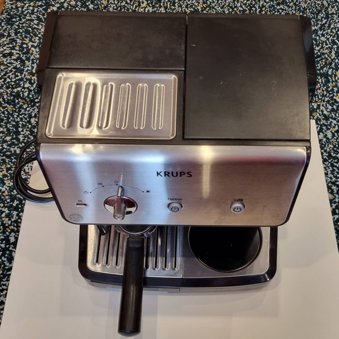Продавам кафе машина KRUPS