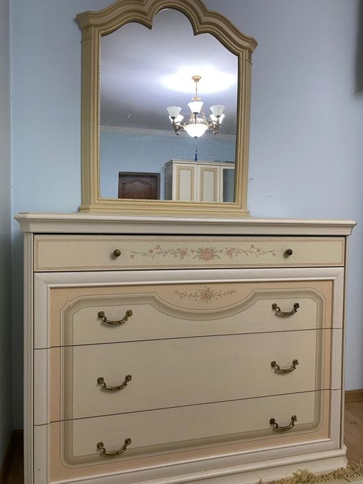 Спальный гарнитур