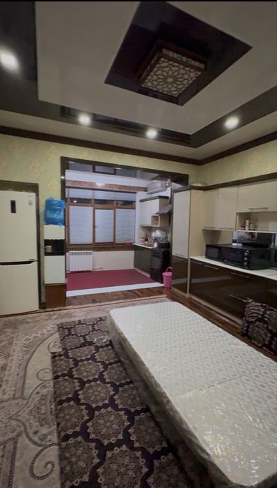 Dom sotiladi srochniga