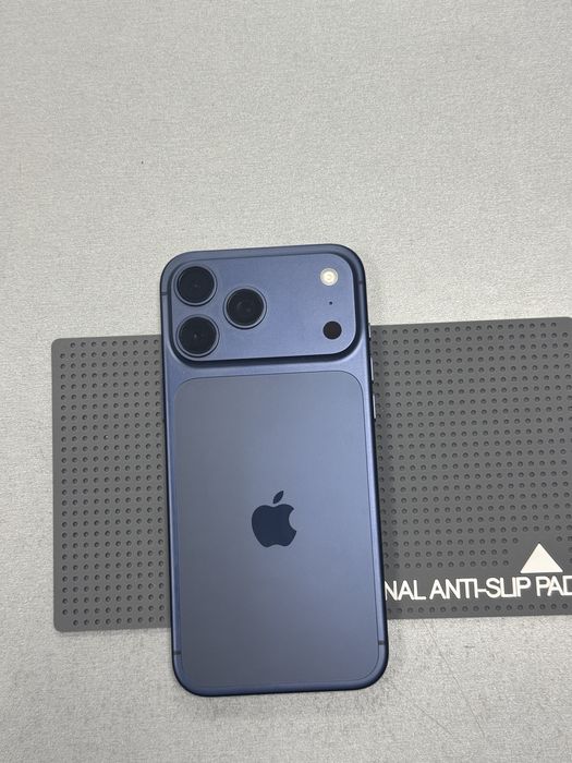 iPhone 17 Pro Max 256GB Deep Blue