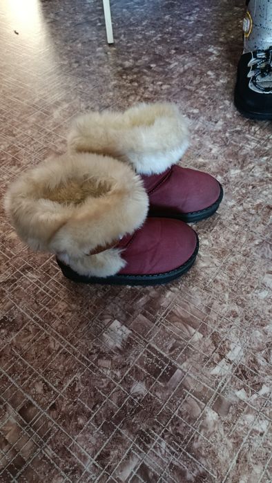 Продам обувь для девочки