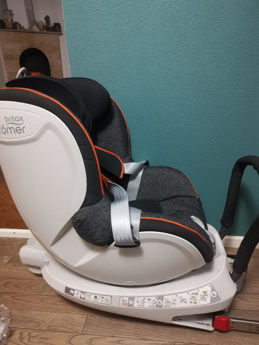 Scaun auto Britax Romer Dual Fix grupa 0-18 kg
