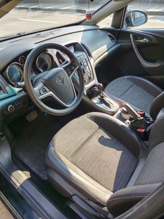 Opel Astra 1.4 Turbo, 2018 – 140 CP – 49.000 km – Automată