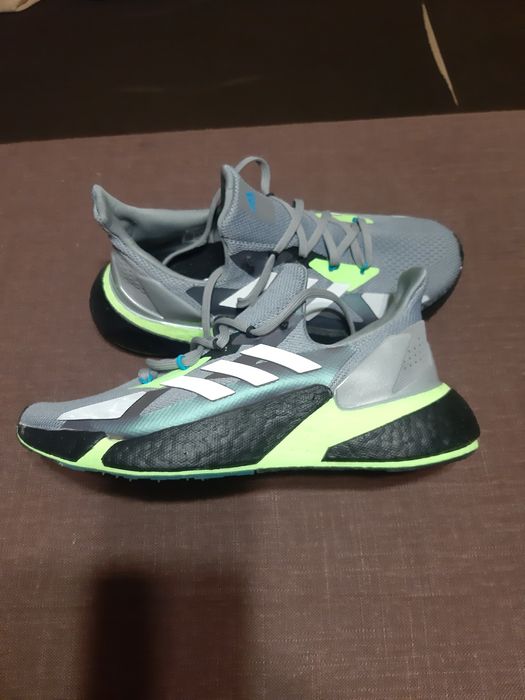 Чисто Нови маратонки Адидас