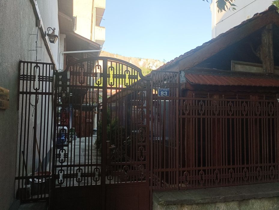 Продава се Къща в Провадия - 550 кв.м за 309 €/кв.м - Снимка #5