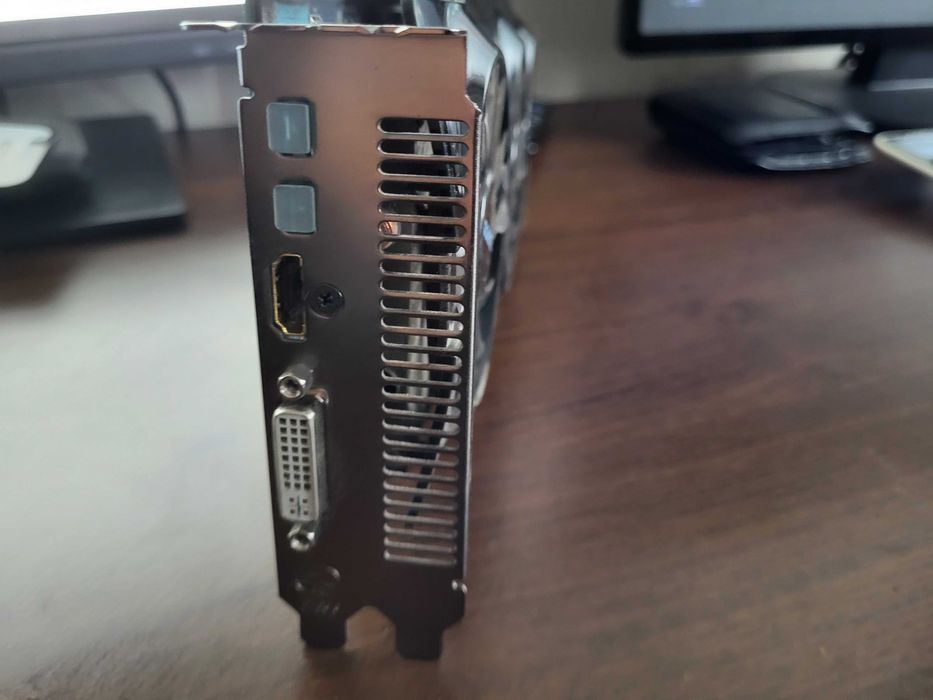 Gigabyte AMD Radeon HD 7870 GHz - GV-R787OC-2GD