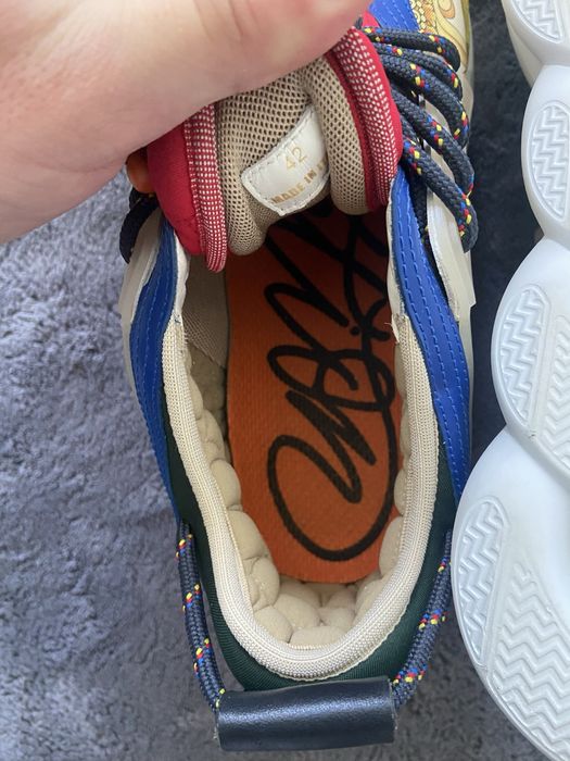 Versace chain reaction