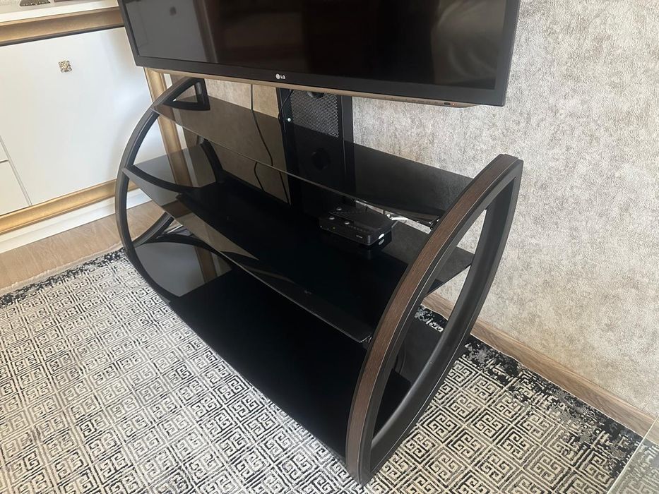 Продам полку под телевизор.