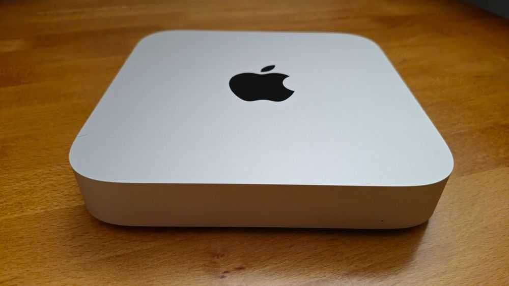 Vand Mac Mini M1 8gb de Ram si 512 Gb stocare + dock Satechi nou