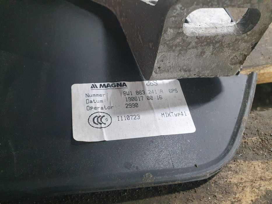 Consola centrala cu cotiera 8w1863241a Audi A4 B9  [din 2015 pana  20