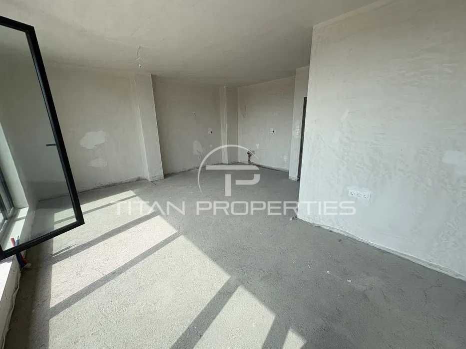 Продава се Тристаен апартамент в Пловдив, Тракия - 146 кв.м за 1199 €/кв.м - Снимка #2