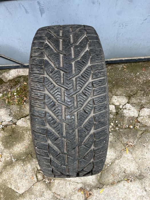 Зимни гуми 225/40R18