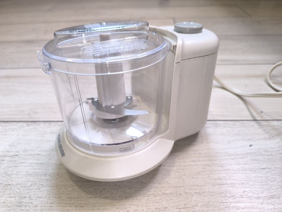 Электрический чоппер Black&Decker HC306