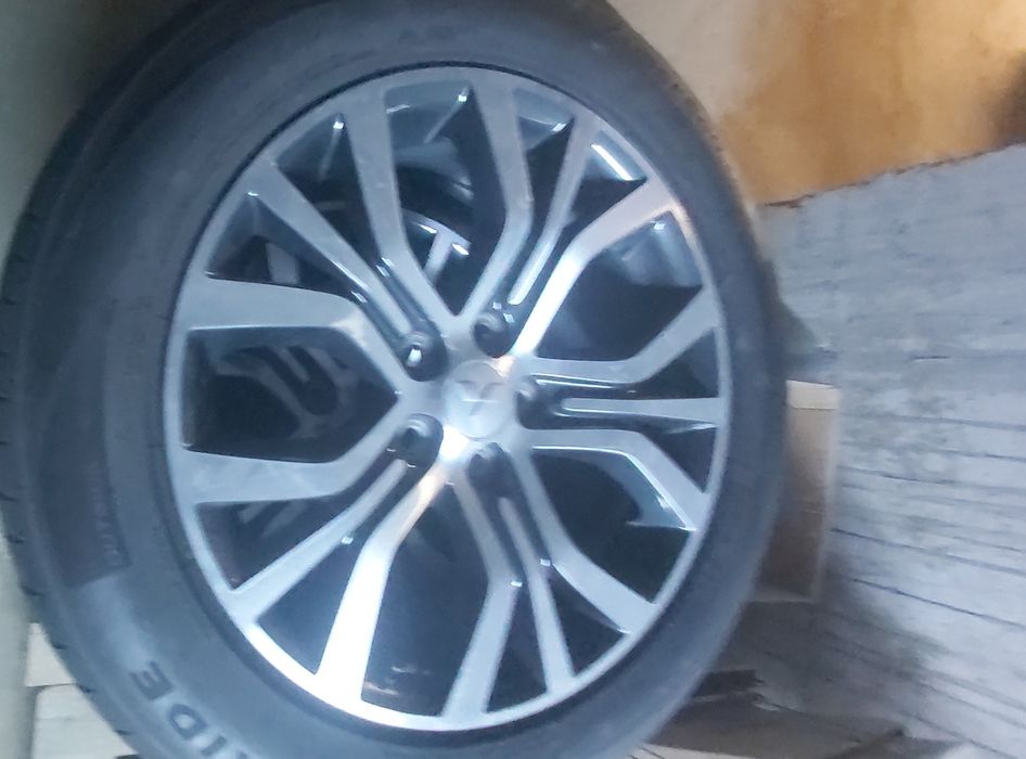 Vand 4 anvelope 225/55/R18 plus jenti