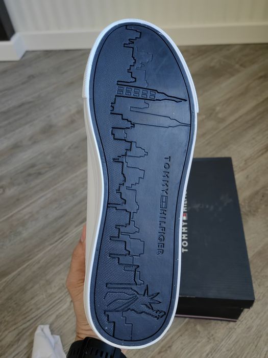 Кроссовки Tommy hilfiger кроссовки.