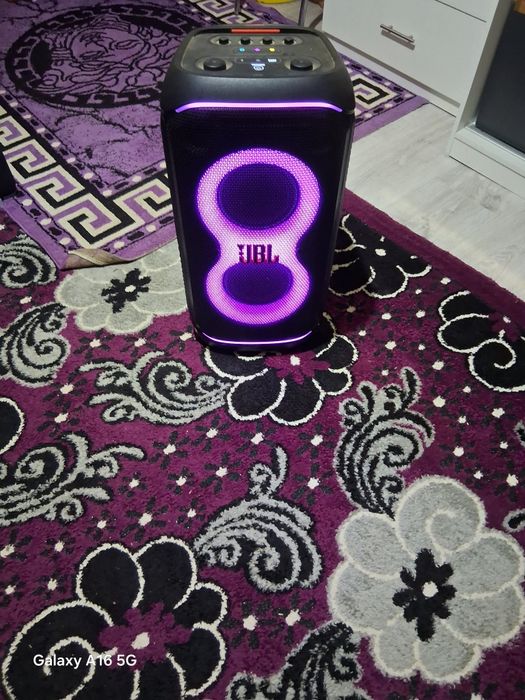 Vând boxa JBL party box 320