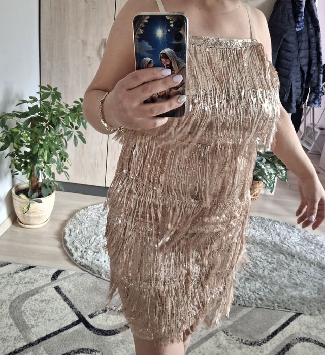 Нова рокля с ресни