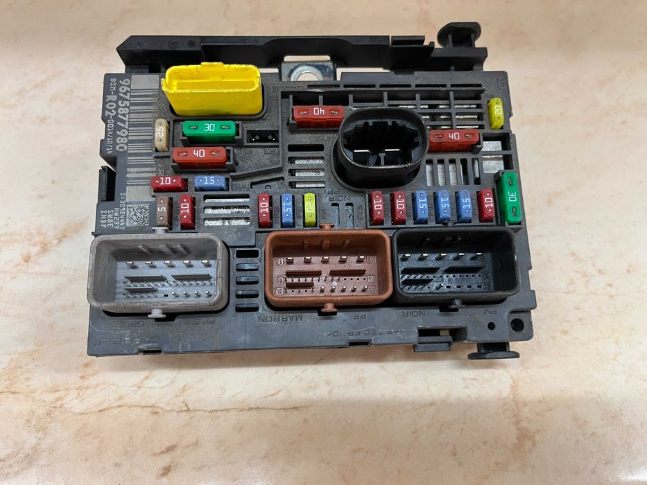 Бушонно табло Бушониера BSM R02-00 БСМ Р02-00 Peugeot 3008 Citroen C5