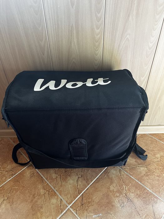 Черная сумка Wolt